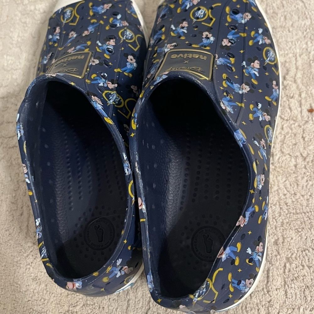 Native x Disney 50th anniversary Shoes - Picture 3 of 6